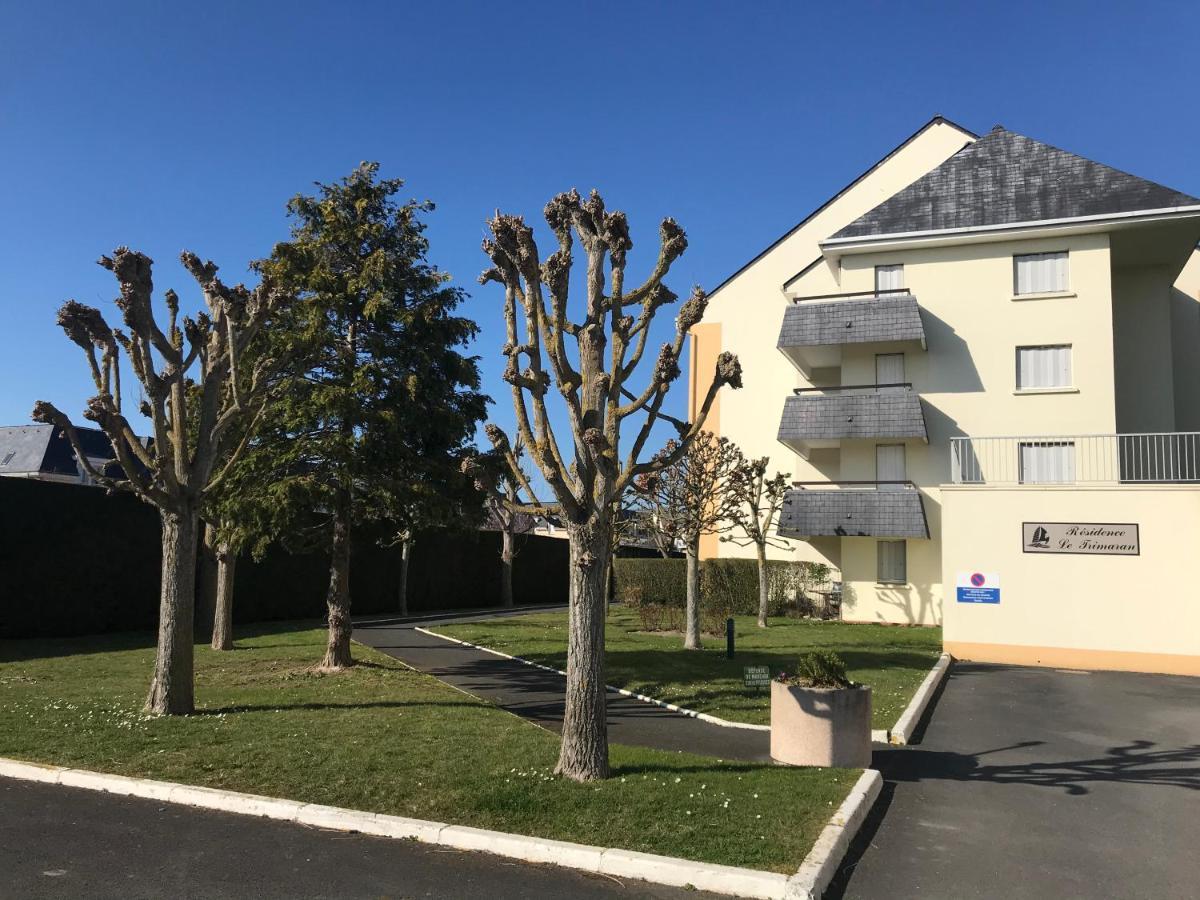 Cabourg - Bel Appartement Lumineux Avec Balcon Dans Residence Privee Kültér fotó